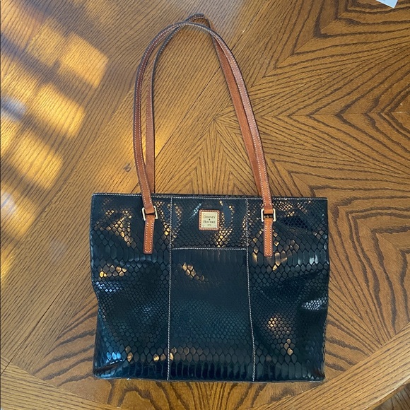 Dooney & Bourke Handbags - Dooney & Bourke black reptile embossed Lexington Shopper Tote